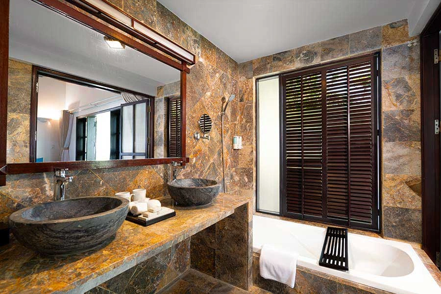 Baño de la planta alta